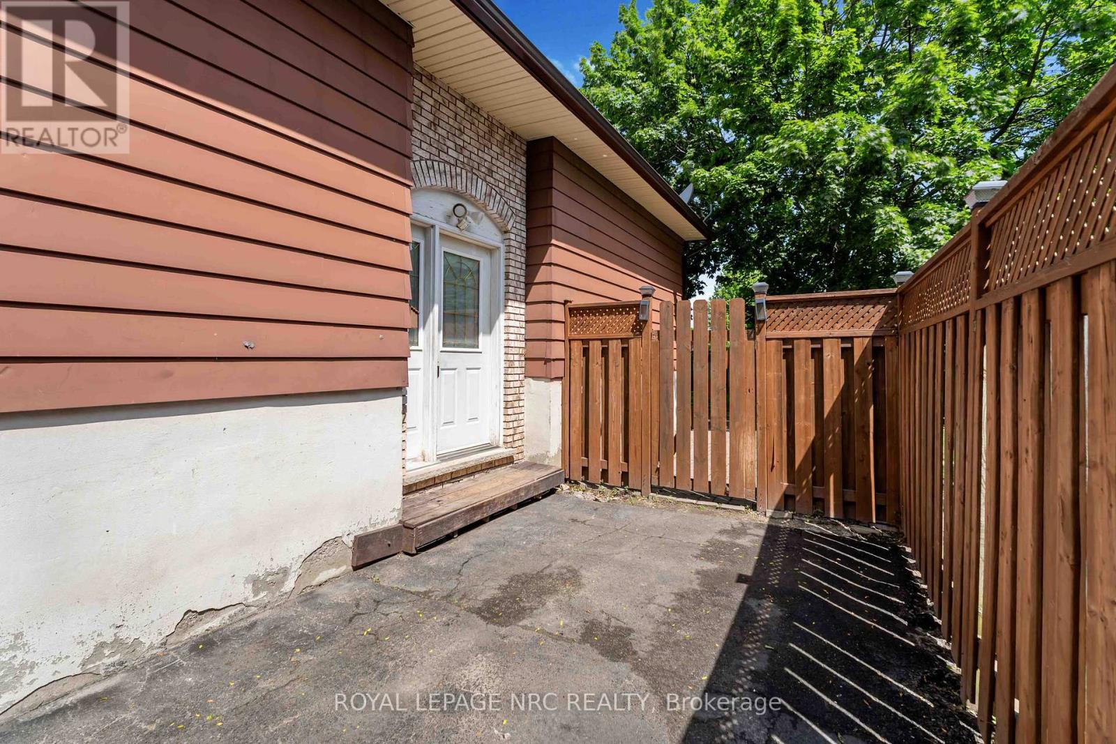 6583 Harmony Avenue, Niagara Falls, Ontario  L2H 1Z3 - Photo 3 - X13438304