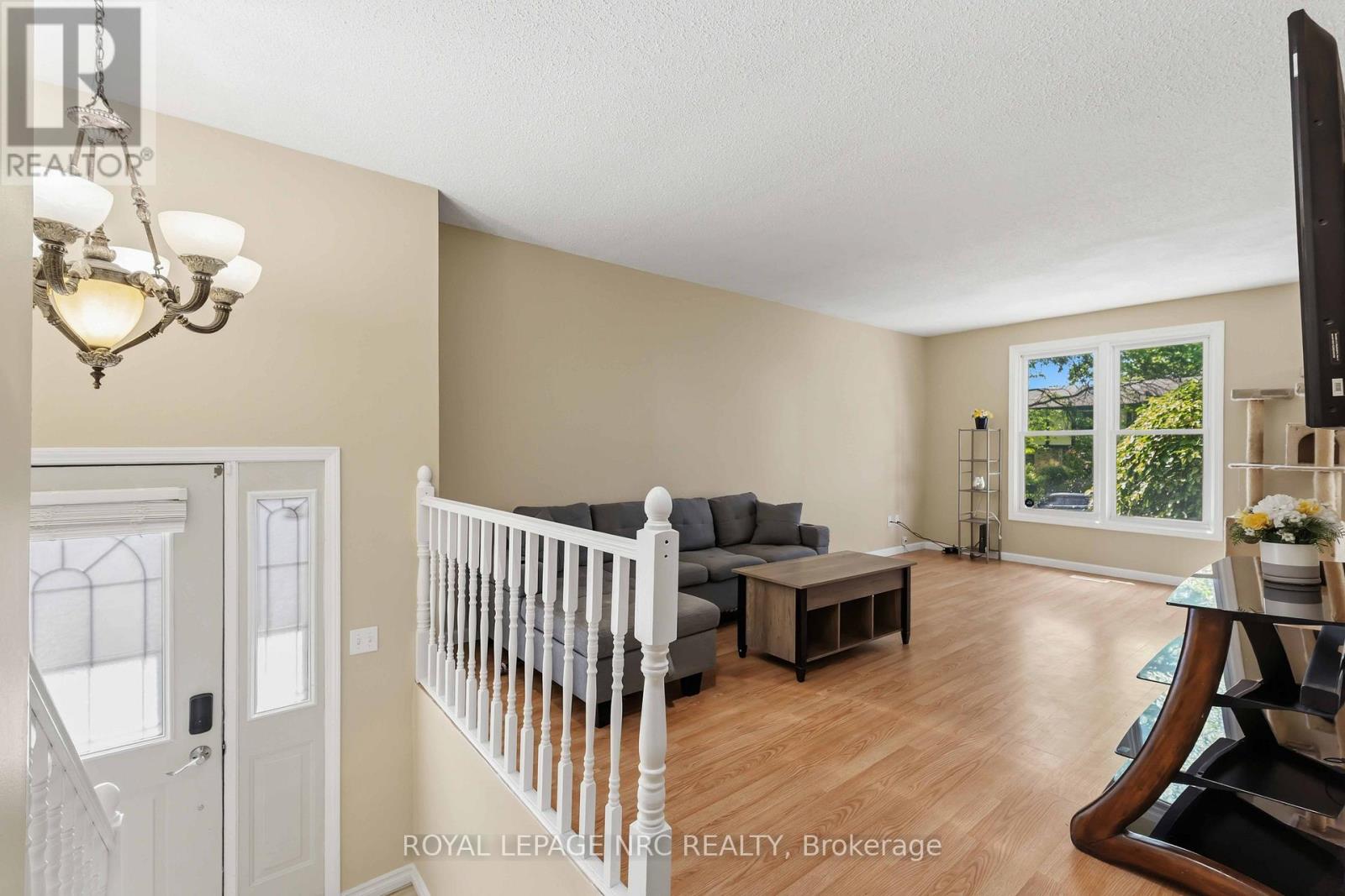 6583 Harmony Avenue, Niagara Falls, Ontario  L2H 1Z3 - Photo 6 - X13438304