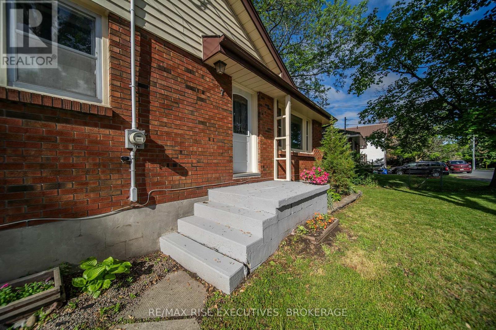 7 Benjamin Street, Belleville, Ontario K8P 1P6 - Photo 4 - X13439130