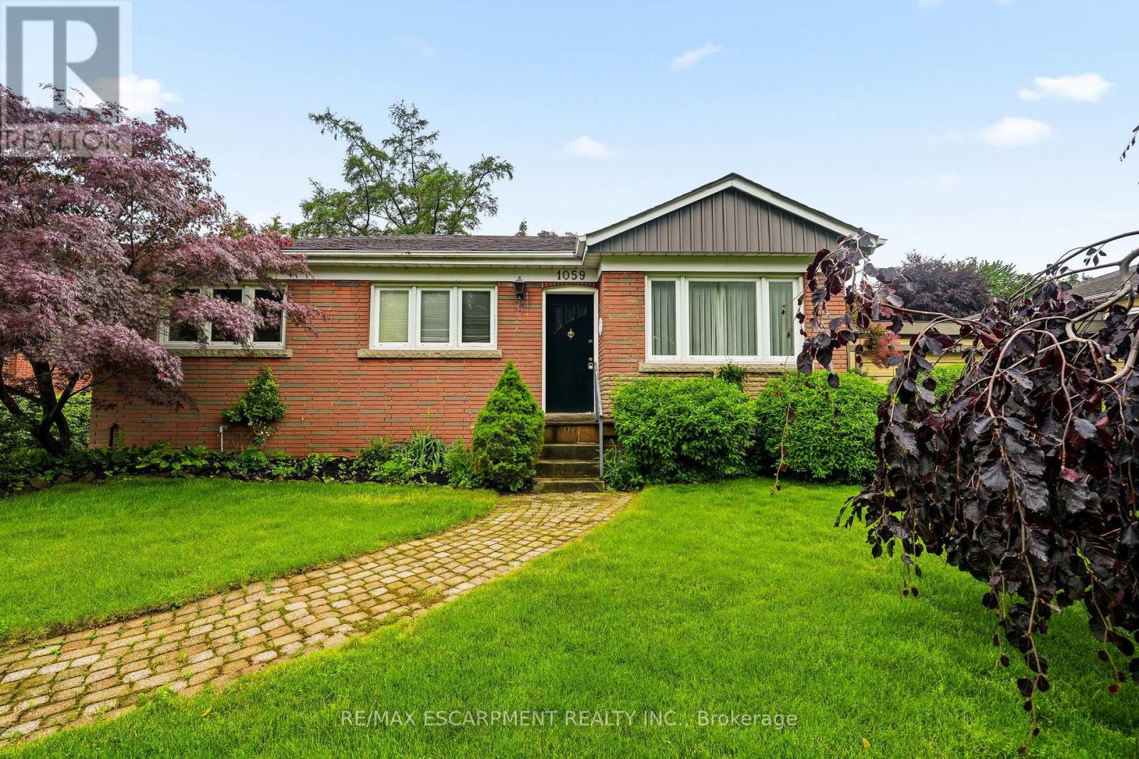 1059 SHEPHERDS DRIVE, Burlington, Ontario