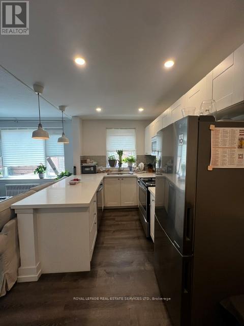 204 - 18 ANGLESEY BOULEVARD, Toronto, Ontario