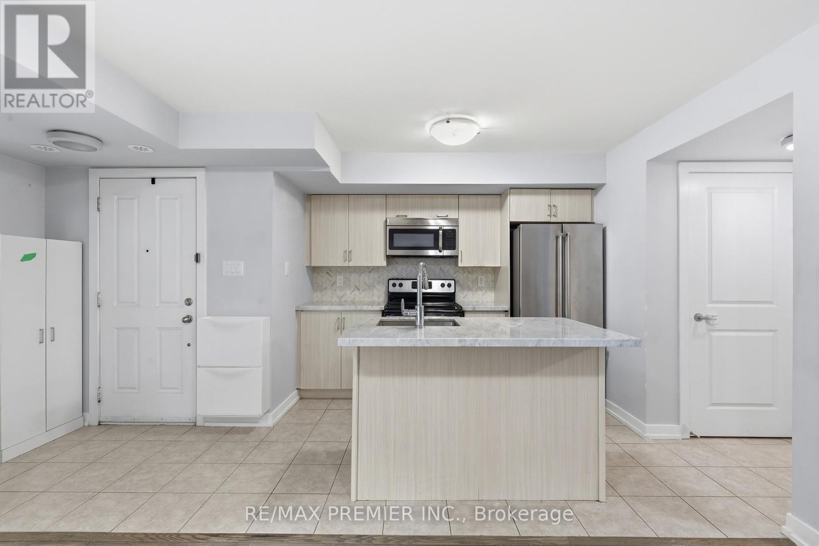44 - 2315 Sheppard Avenue W, Toronto, Ontario  M9M 0E8 - Photo 4 - W13438894
