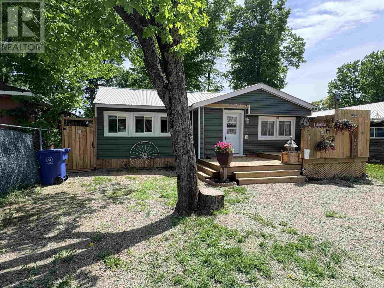 8 Wildwood Dr, Heyden, Ontario P6A 5K7 - Photo 2 - SM260572