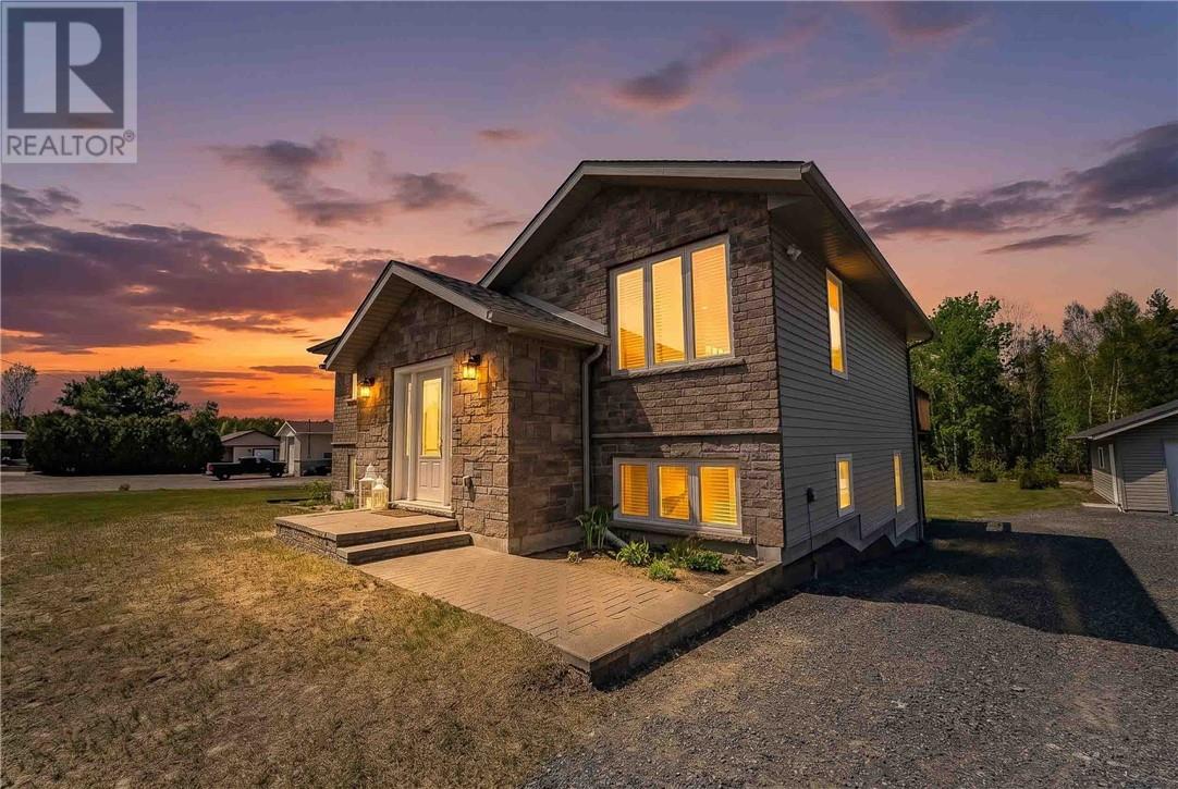 568 Gravel Drive, Hanmer, Ontario  P3P 1R8 - Photo 2 - 2128525