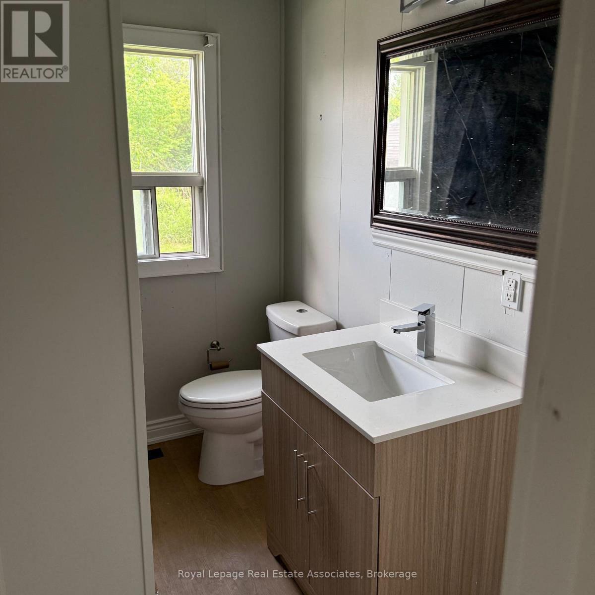 Upper Level - 13469 Highway 7 Highway, Halton Hills, Ontario  L7G 4S4 - Photo 2 - W13438990