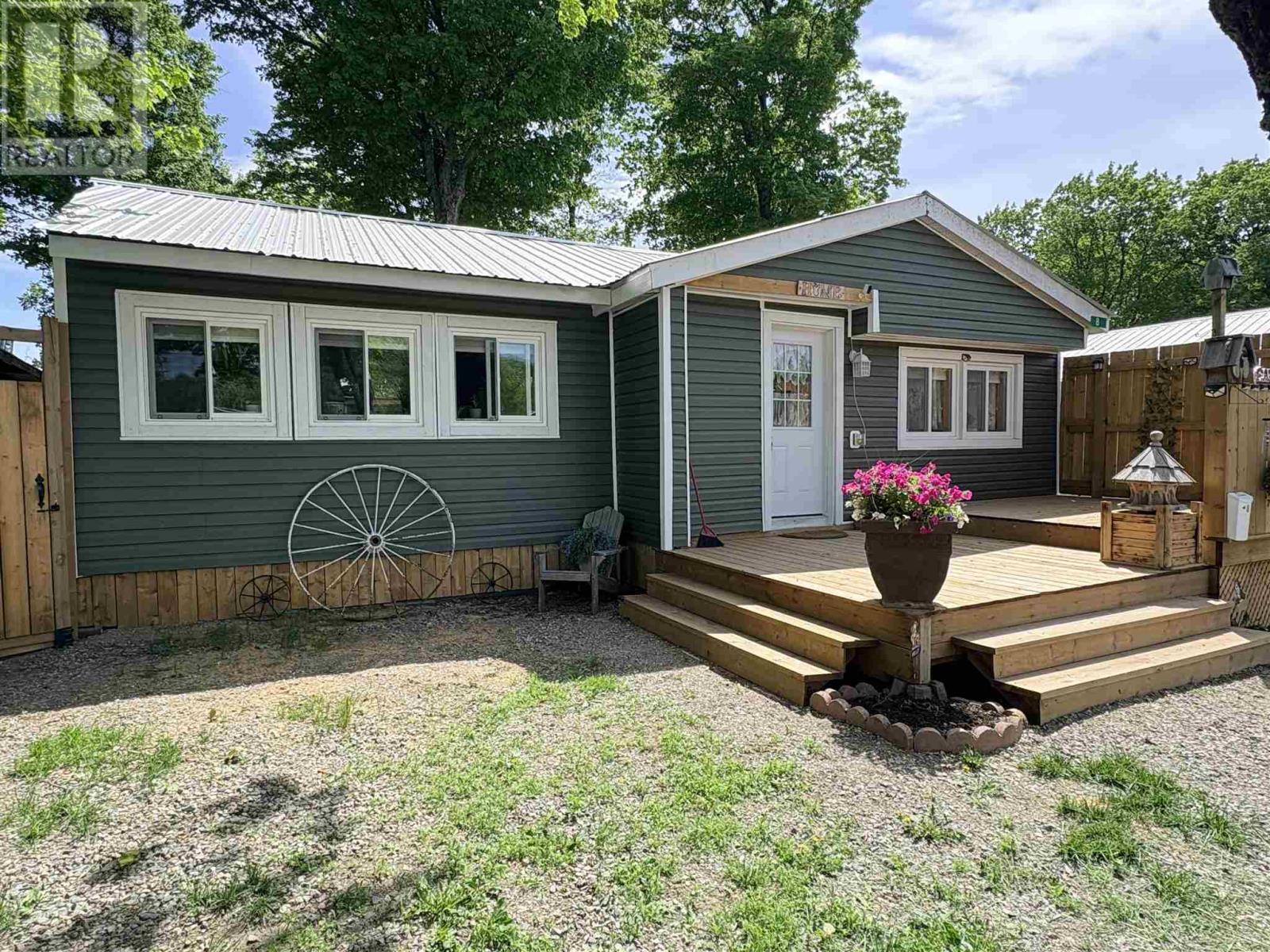 8 Wildwood Dr, Heyden, Ontario P6A 5K7 - Photo 3 - SM260572