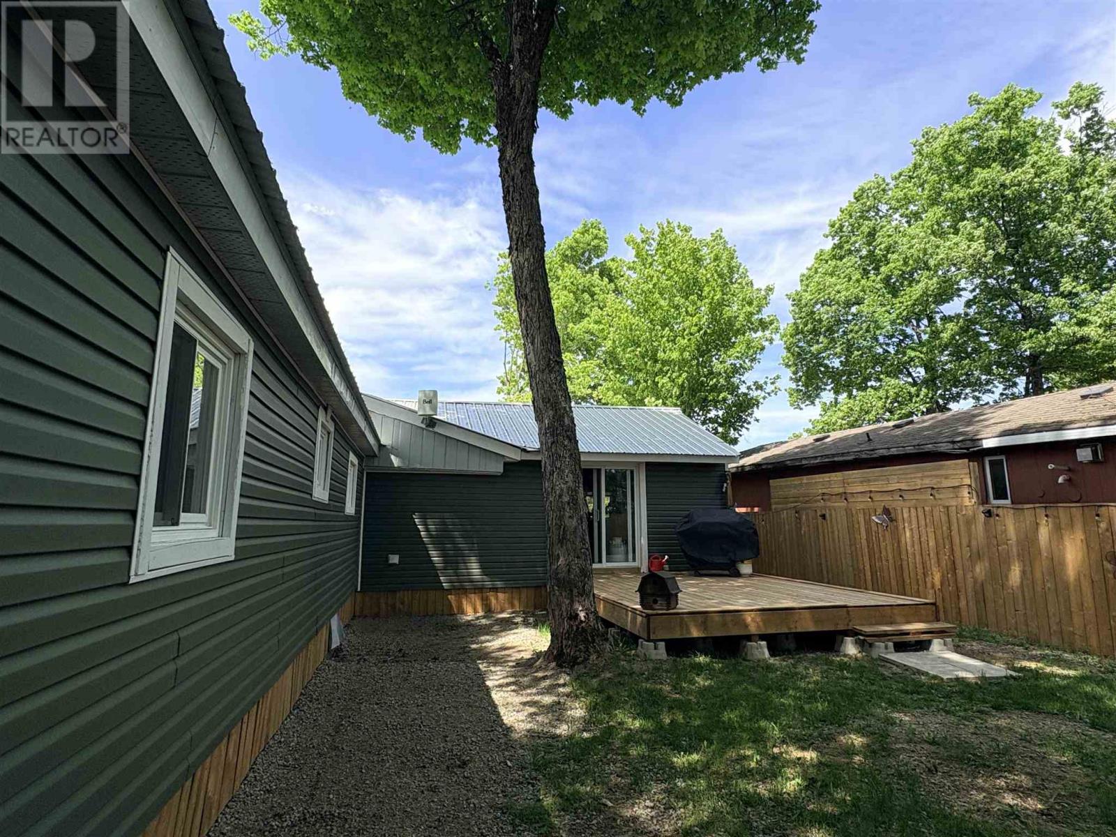 8 Wildwood Dr, Heyden, Ontario P6A 5K7 - Photo 7 - SM260572