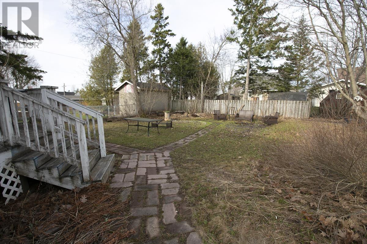 27 Weldon Ave, Sault Ste. Marie, Ontario  P6B 3C4 - Photo 4 - SM260821