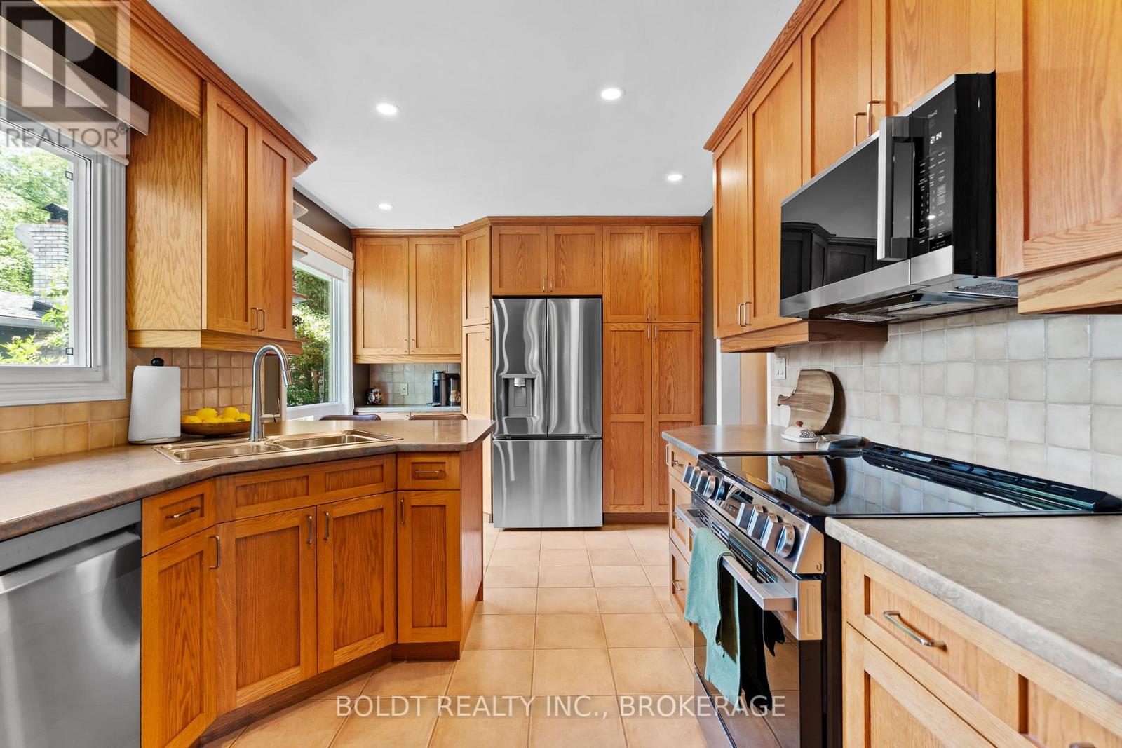 21 Shoreline Drive, St. Catharines (Lakeshore), Ontario L2N 3V9 - Photo 13 - X13444664