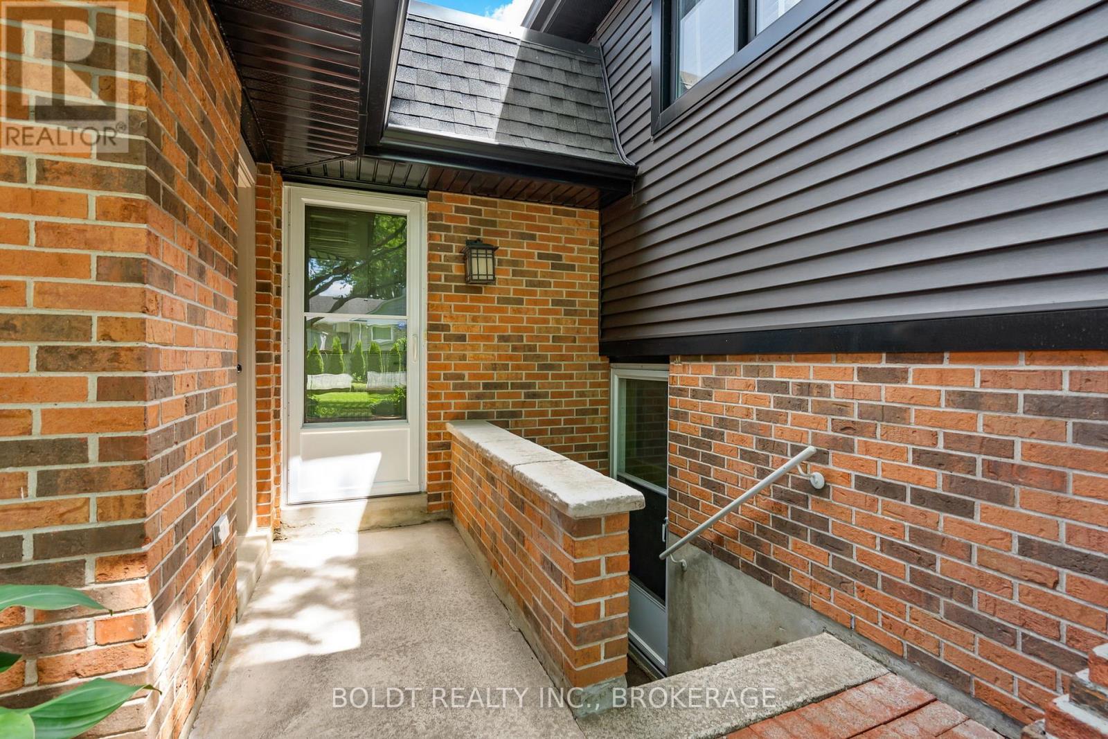 21 Shoreline Drive, St. Catharines (Lakeshore), Ontario L2N 3V9 - Photo 37 - X13444664