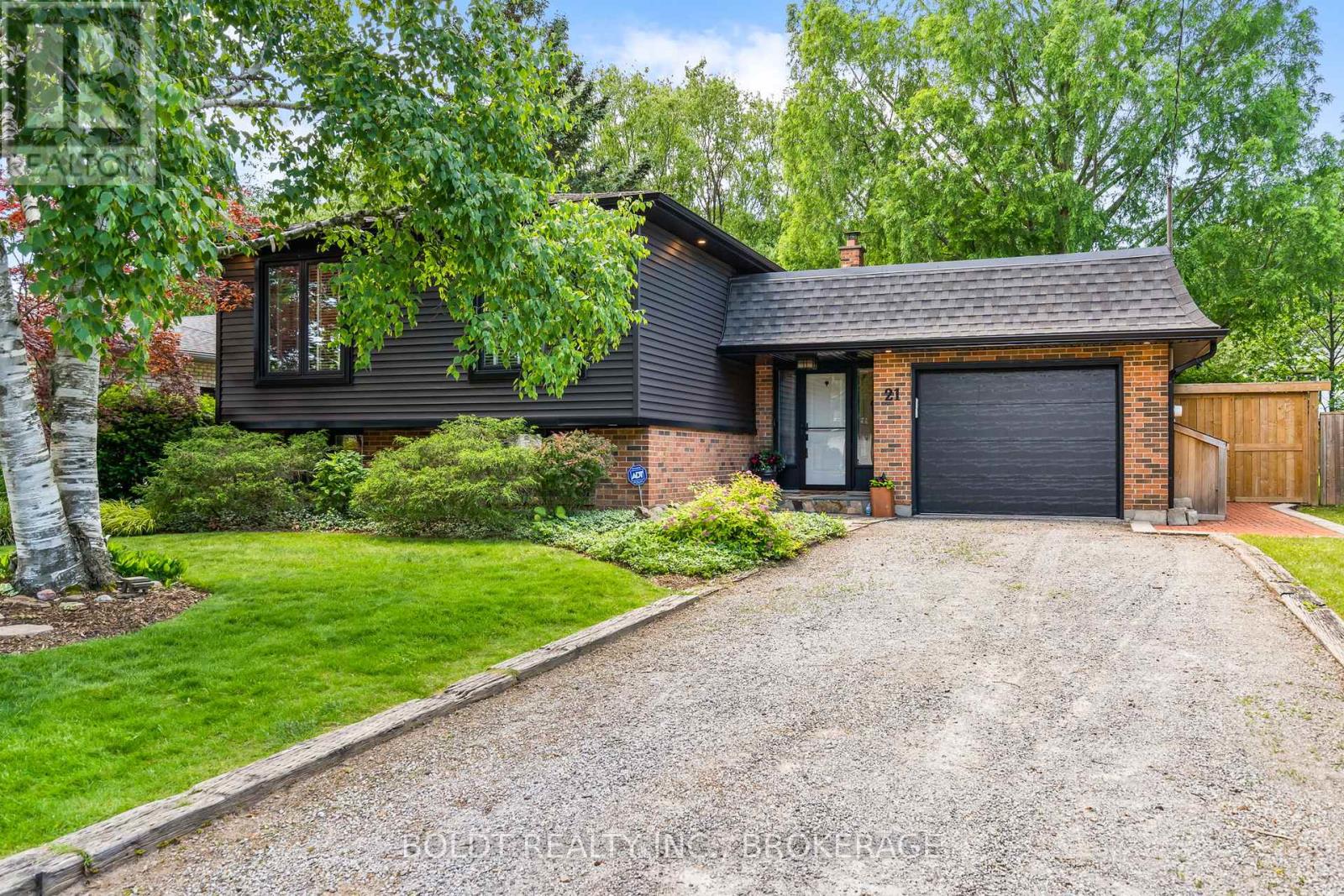 21 Shoreline Drive, St. Catharines (Lakeshore), Ontario L2N 3V9 - Photo 4 - X13444664