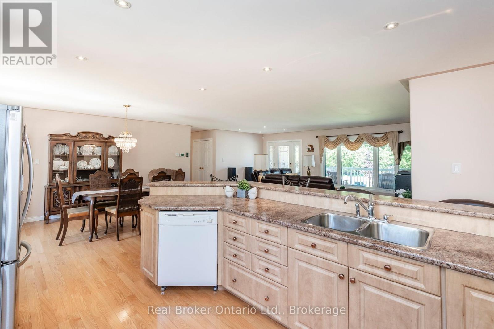115 Mitchell's Beach Road, Tay (Victoria Harbour), Ontario  L0K 2A0 - Photo 11 - S13438816