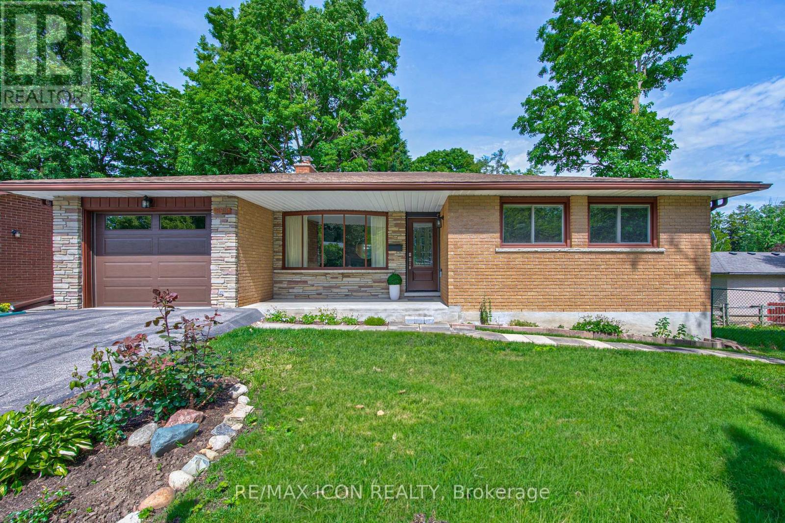 598 GLEN FORREST BOULEVARD, Waterloo, Ontario