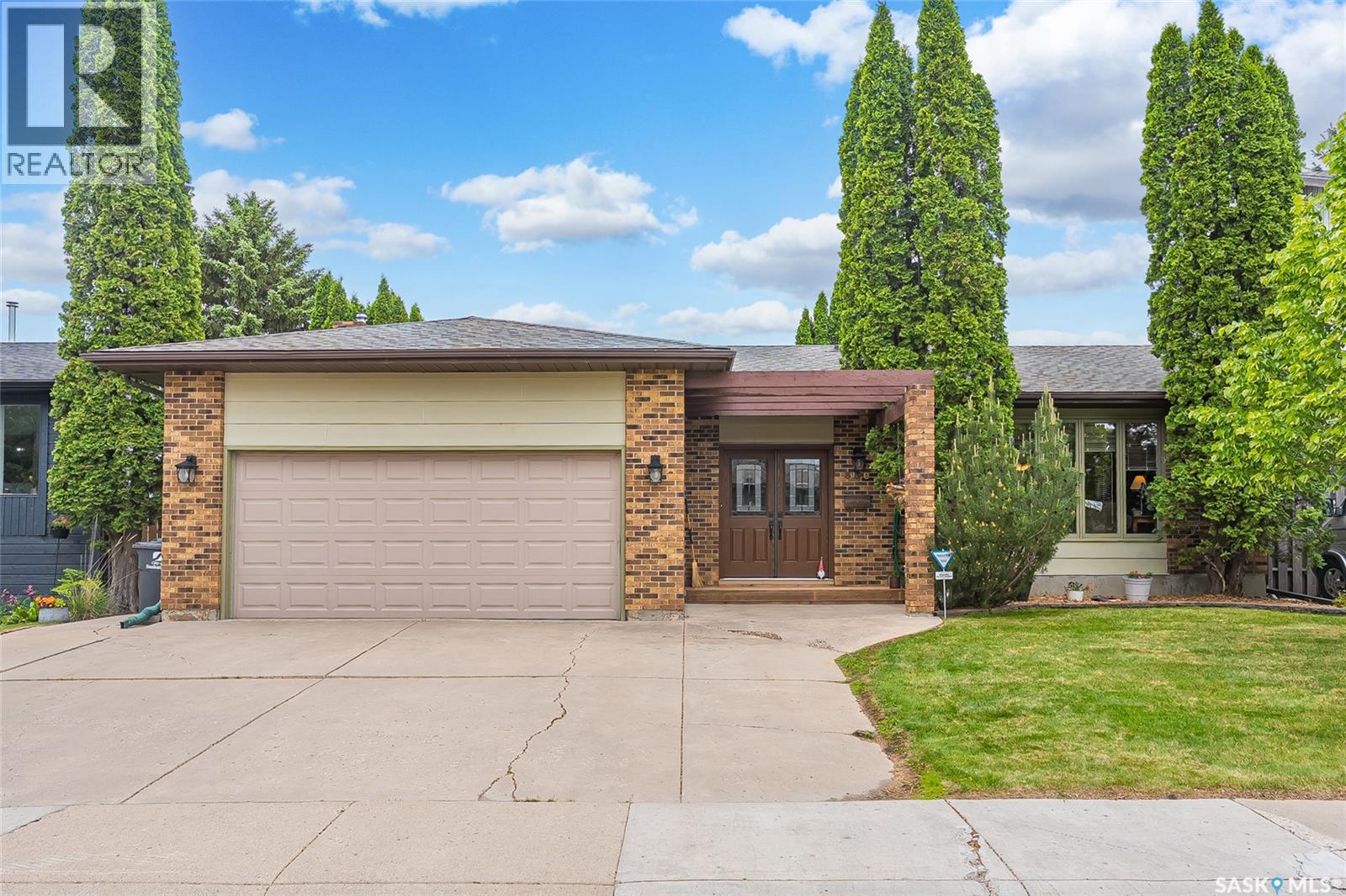 330 WHITESHORE WAY, Saskatoon, Saskatchewan