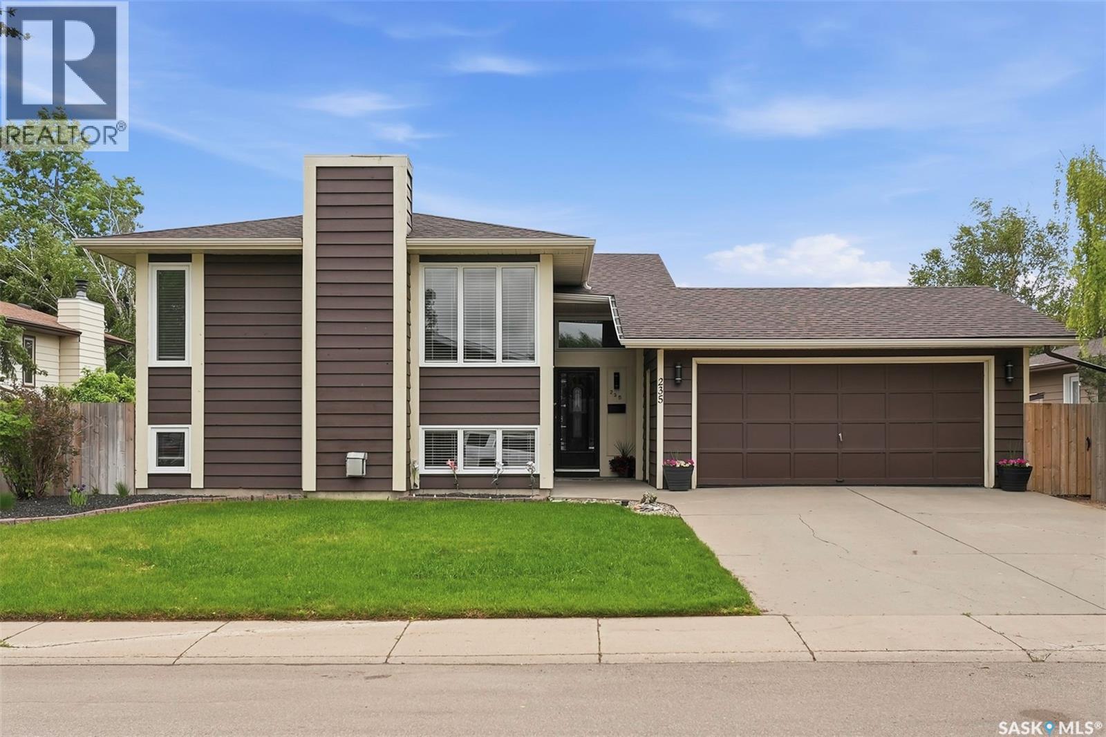 235 Benesh CRESCENT, Saskatoon, Saskatchewan