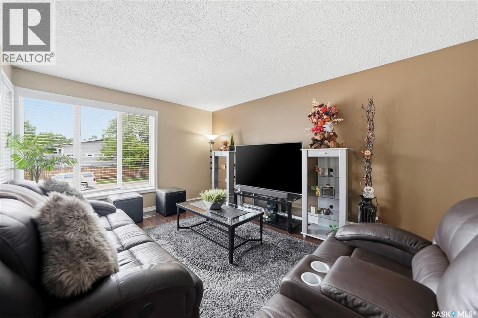 235 Benesh Crescent, Saskatoon, Saskatchewan  S7K 6L5 - Photo 3 - SK039359