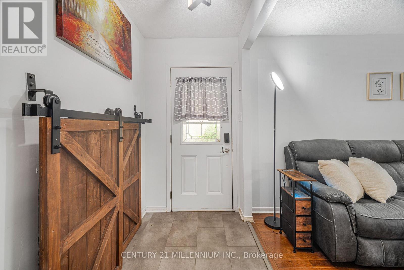6182 Johnson Drive, Niagara Falls, Ontario L2J 3J5 - Photo 5 - X13438028