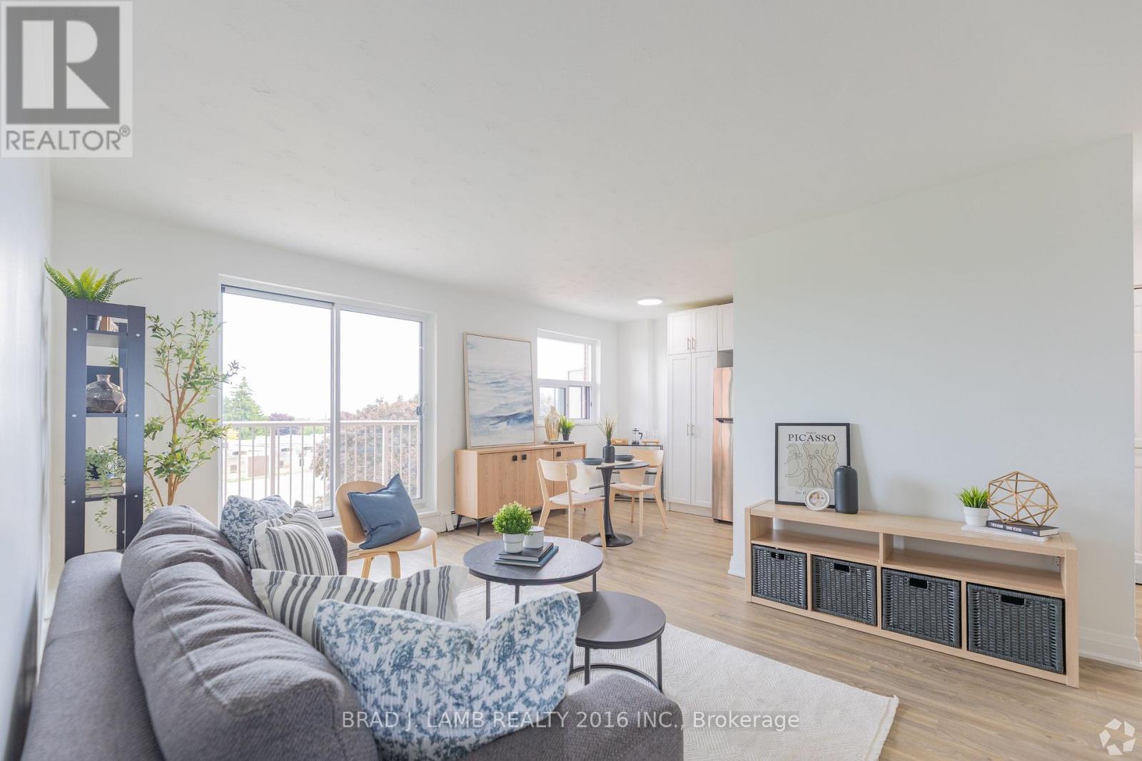 204 - 718 LAWRENCE ROAD E, Hamilton, Ontario