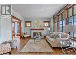54 WELLINGTON STREET, Kawartha Lakes, Ontario