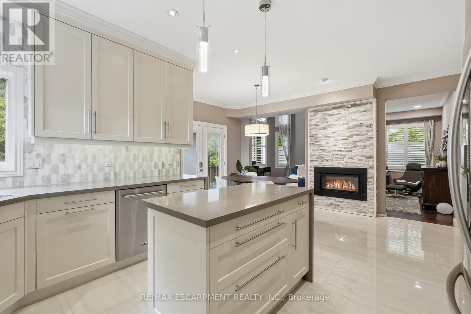 58 Anderson Court, Hamilton, Ontario L9G 4Z7 - Photo 10 - X13438866