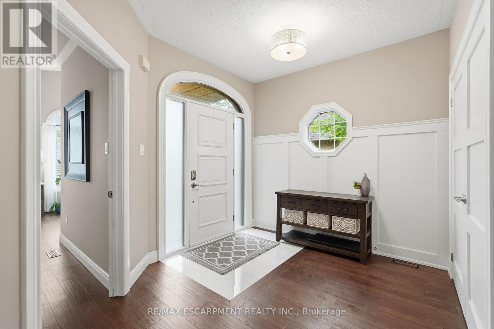 58 Anderson Court, Hamilton, Ontario L9G 4Z7 - Photo 4 - X13438866
