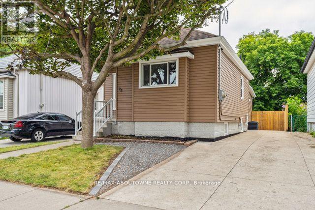 UPPER - 93 EAST 31ST STREET, Hamilton, Ontario