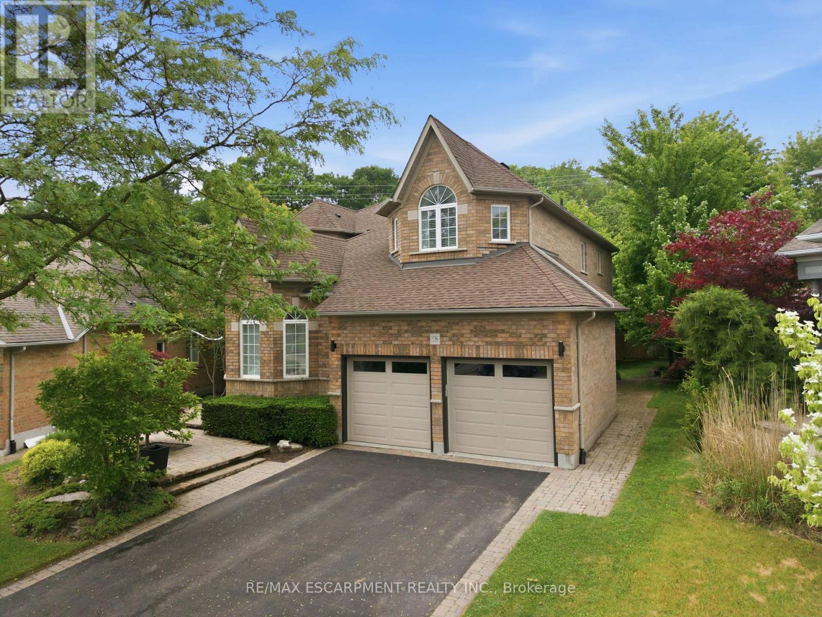58 Anderson Court, Hamilton, Ontario L9G 4Z7 - Photo 2 - X13438866