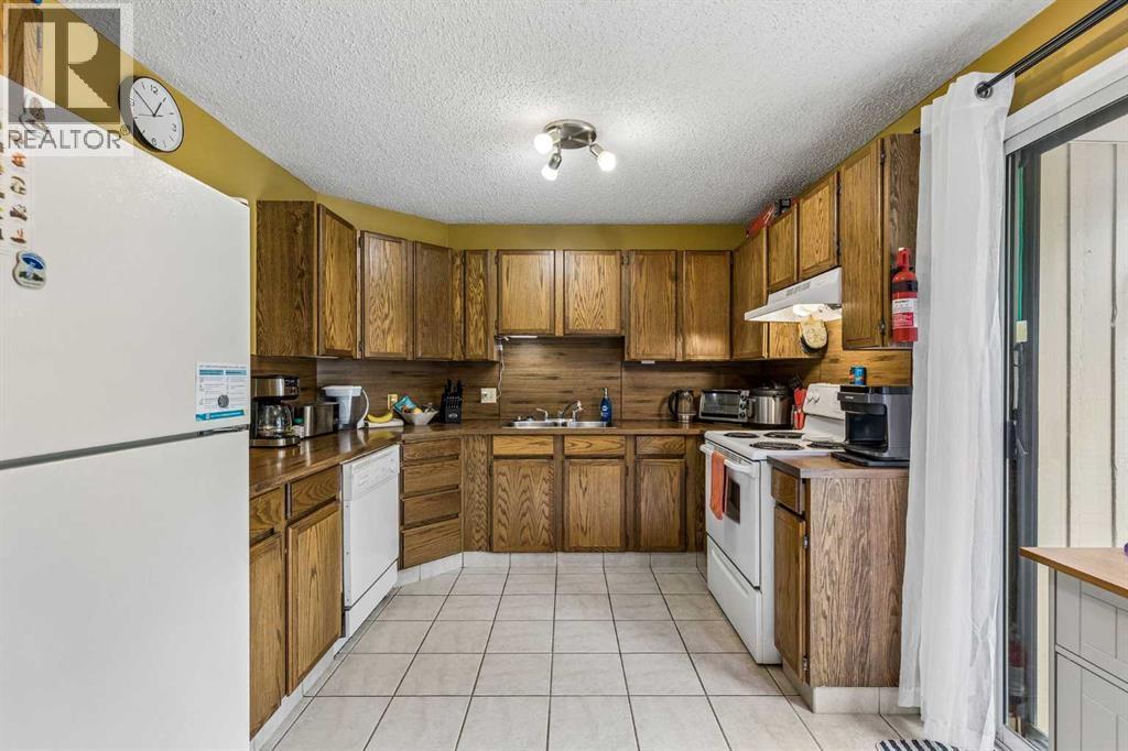24, 235 Berwick Drive NW, Calgary, Alberta  T2P 3C1 - Photo 9 - A2320870