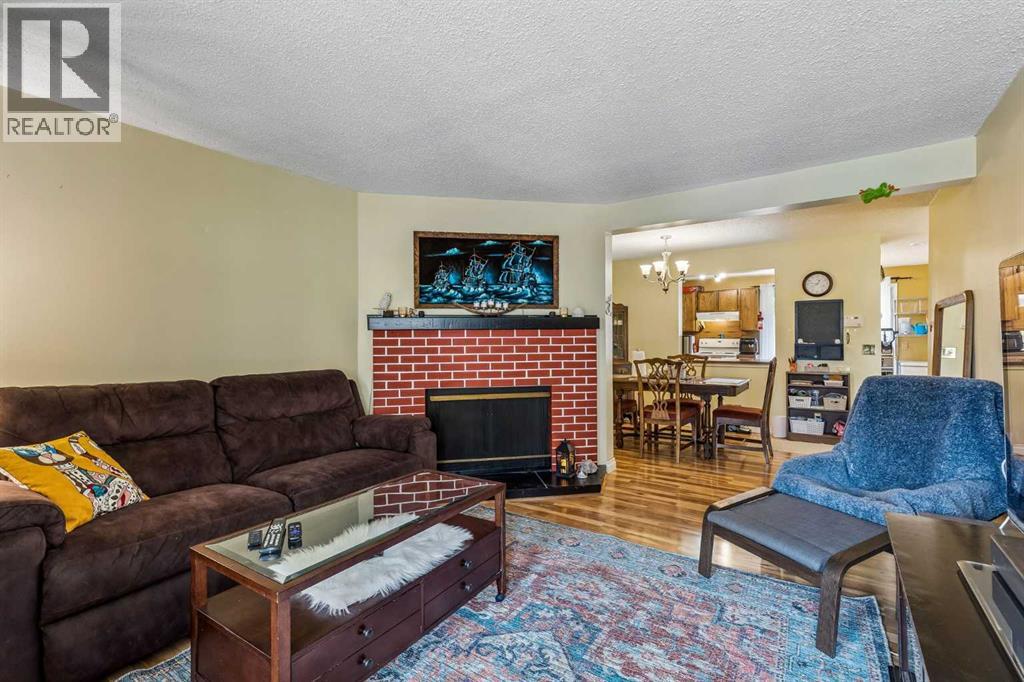24, 235 Berwick Drive NW, Calgary, Alberta  T2P 3C1 - Photo 3 - A2320870