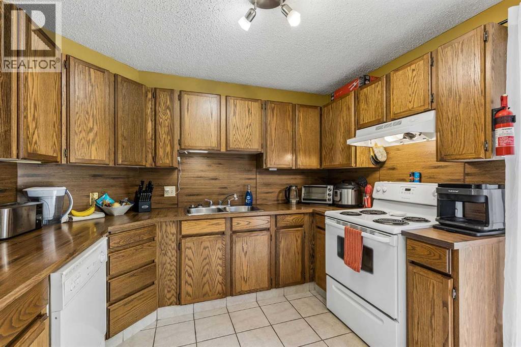 24, 235 Berwick Drive NW, Calgary, Alberta  T2P 3C1 - Photo 11 - A2320870