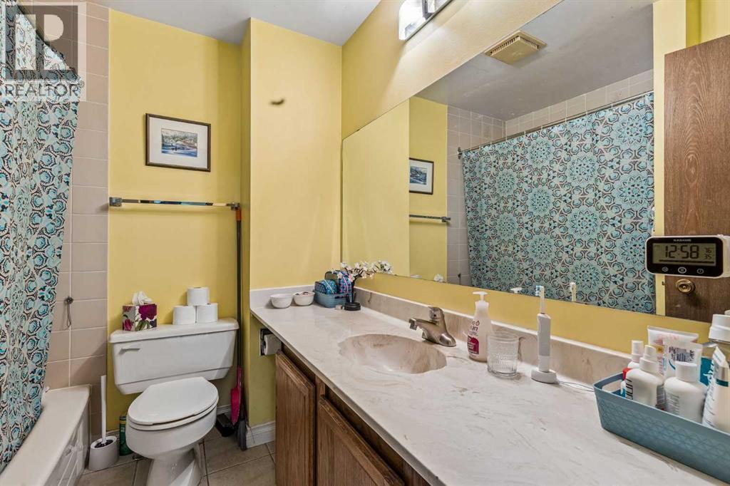 24, 235 Berwick Drive NW, Calgary, Alberta  T2P 3C1 - Photo 21 - A2320870