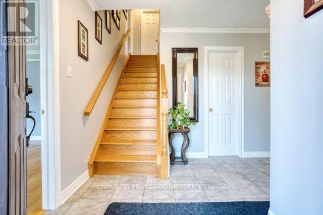 97 Mctaggart Court, London North, Ontario  N5X 3L9 - Photo 5 - X13444706