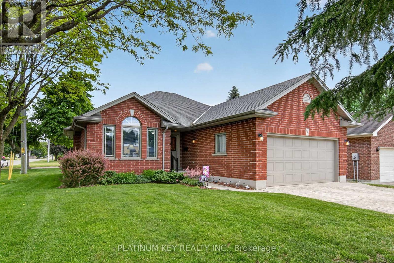 441 Drury Lane, Strathroy-Caradoc, Ontario  N7G 3G2 - Photo 2 - X13444836
