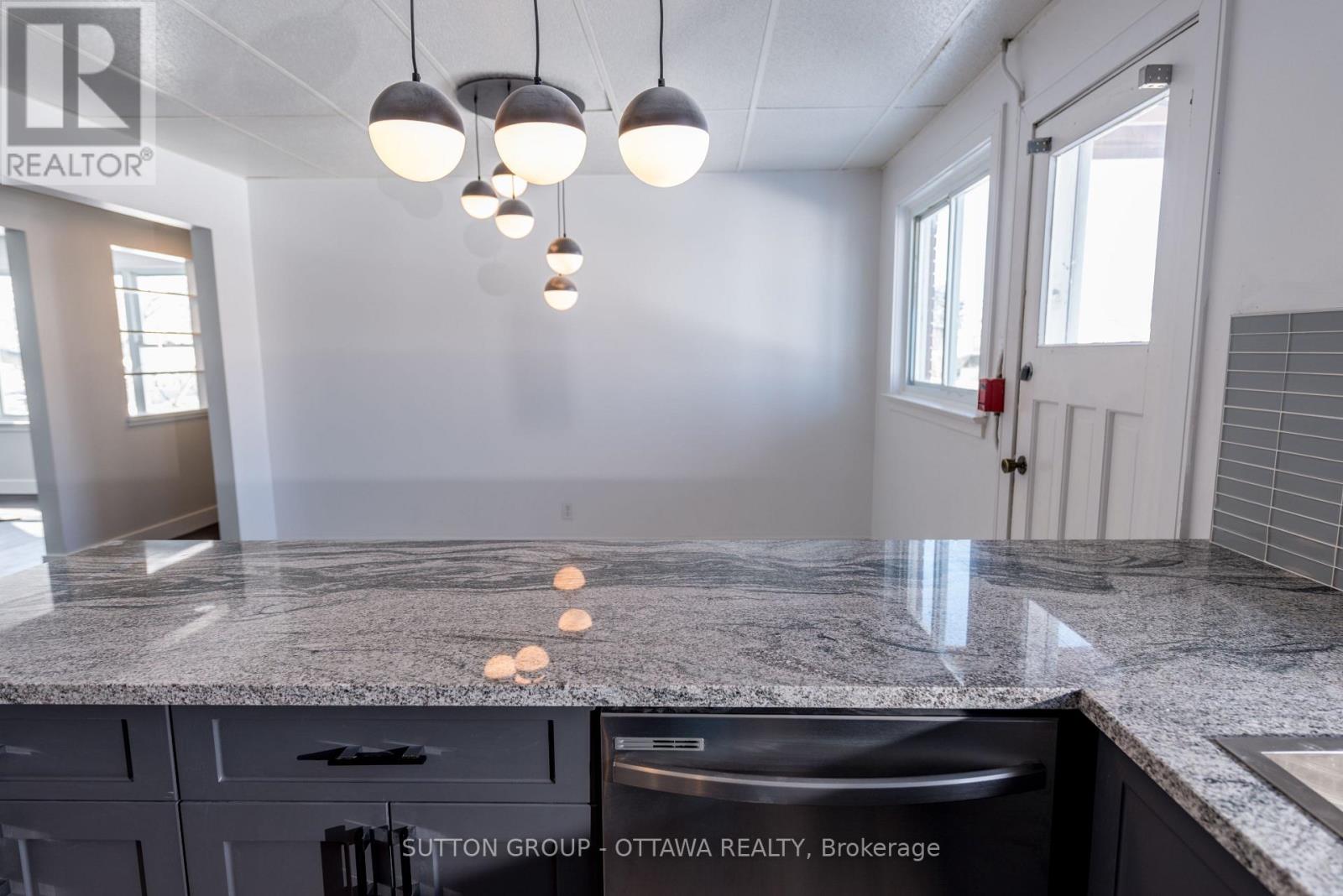 2 - 2419 Page Road, Ottawa, Ontario  K1W 1H2 - Photo 10 - X13444770