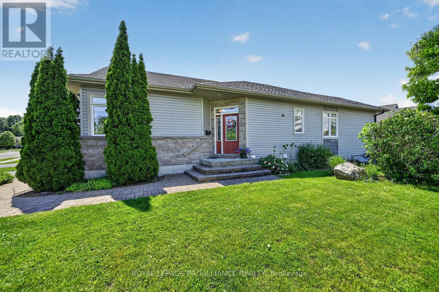 422 Brock Street, Brockville, Ontario  K6V 7L6 - Photo 5 - X13444608