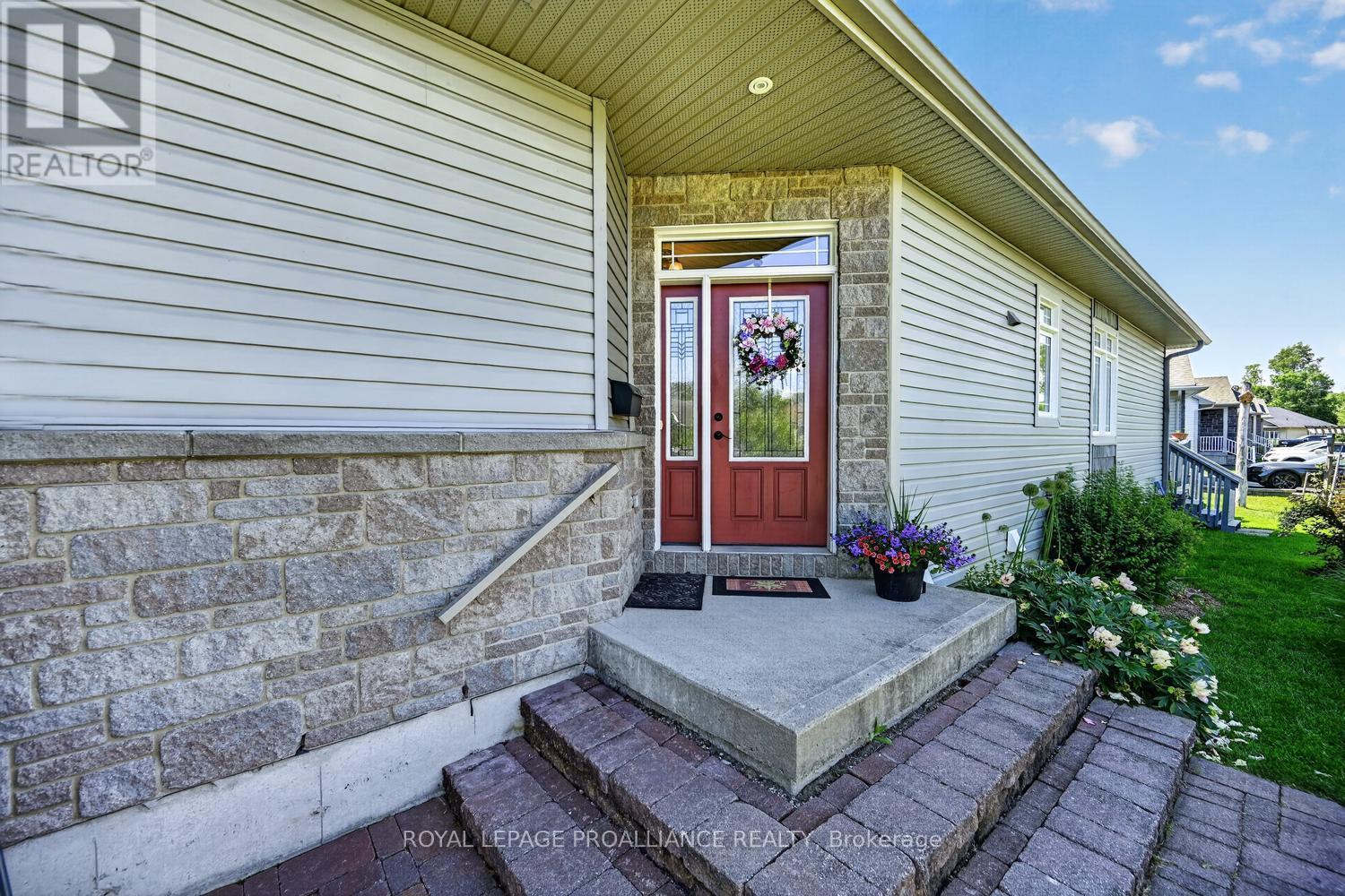422 Brock Street, Brockville, Ontario  K6V 7L6 - Photo 6 - X13444608