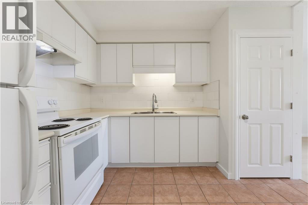 331 Northlake Drive Unit# 5, Waterloo, Ontario N2V 1Z1 - Photo 3 - 40839157