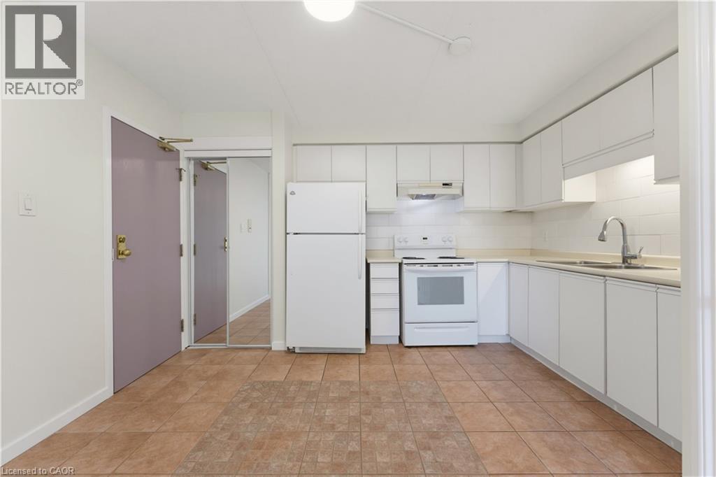 331 Northlake Drive Unit# 5, Waterloo, Ontario N2V 1Z1 - Photo 4 - 40839157