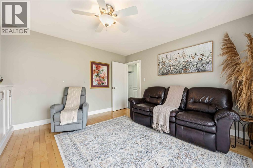 1104 Cathcart Boulevard, Sarnia, Ontario  N7S 2H5 - Photo 13 - 26014022