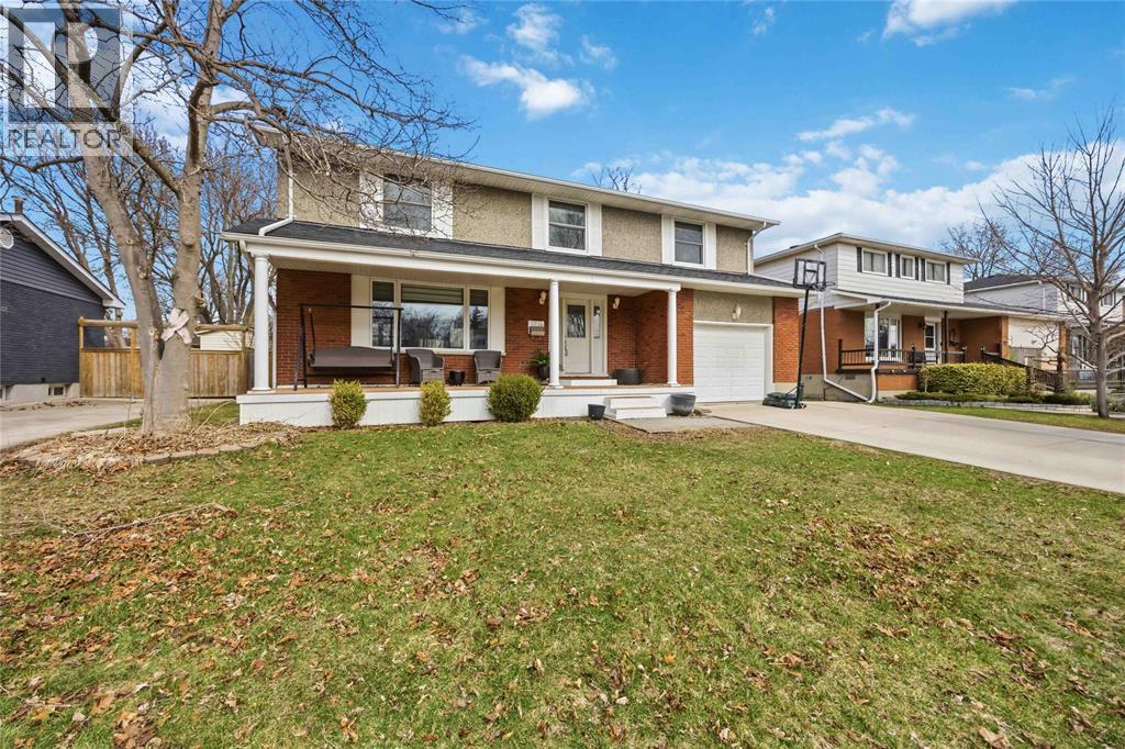 1104 Cathcart Boulevard, Sarnia photo 2