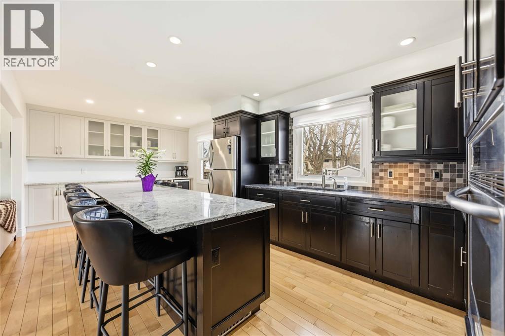 1104 Cathcart Boulevard, Sarnia photo 8