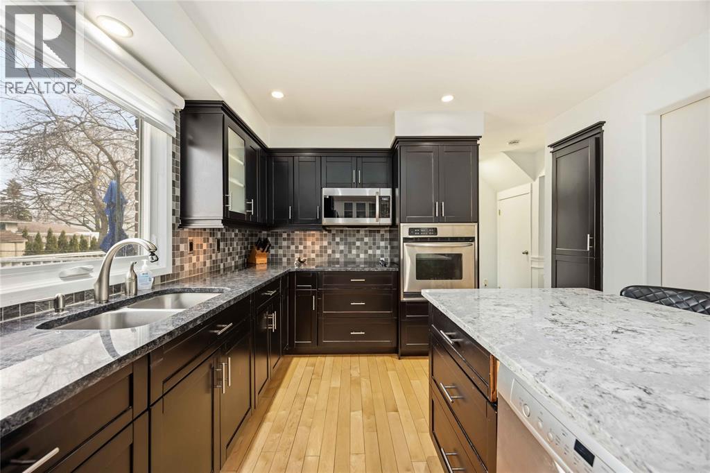 1104 Cathcart Boulevard, Sarnia photo 9