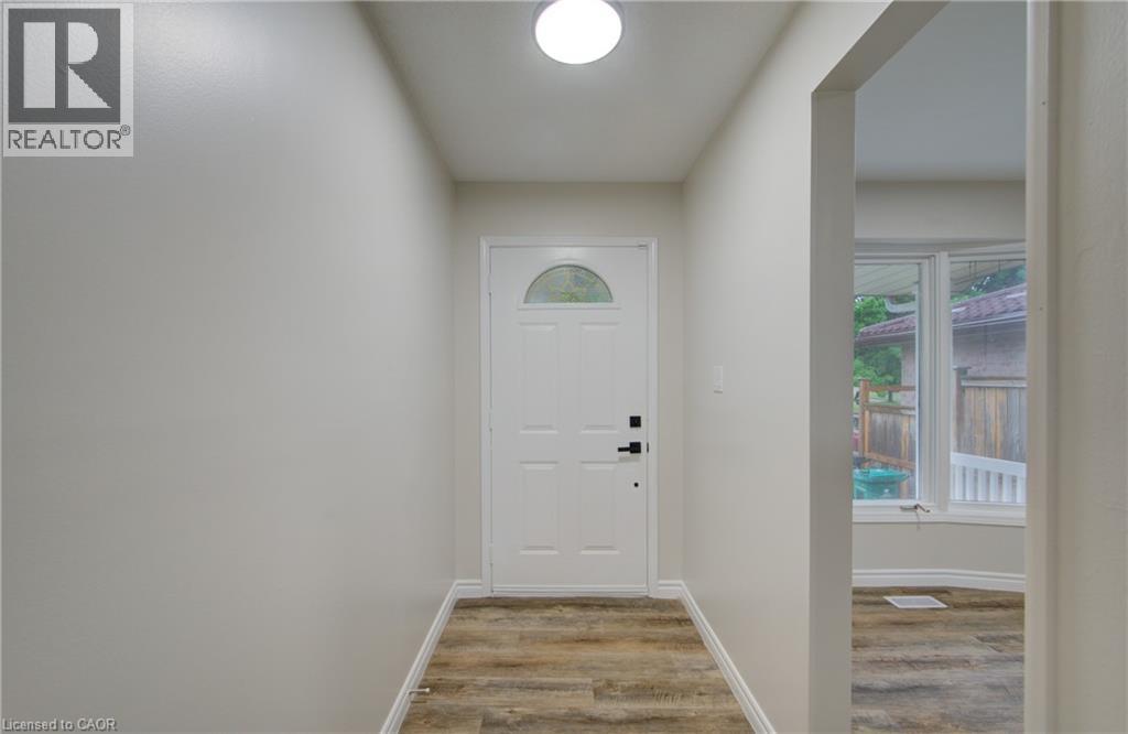 379 Veronica Drive, Kitchener, Ontario  N2A 2R8 - Photo 4 - 40839773
