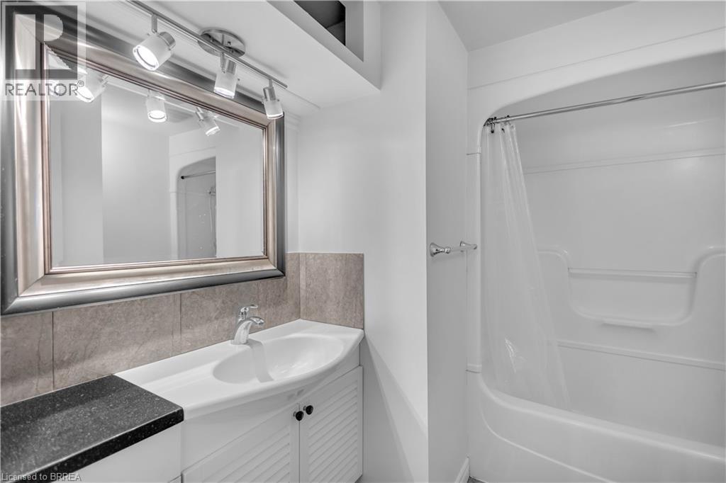 210 Golden Orchard Drive, Hamilton, Ontario  L9C 6J7 - Photo 14 - 40838751