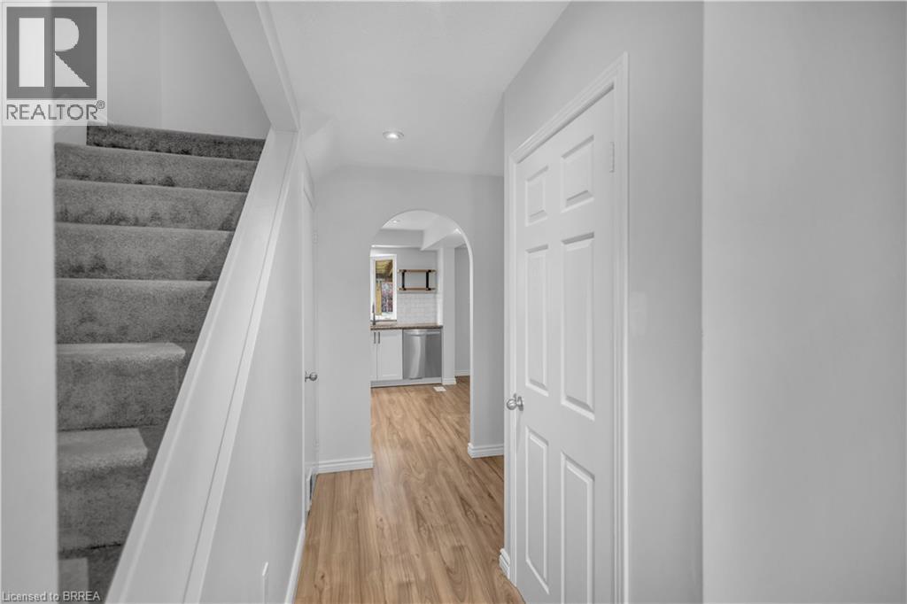 210 Golden Orchard Drive, Hamilton, Ontario  L9C 6J7 - Photo 4 - 40838751