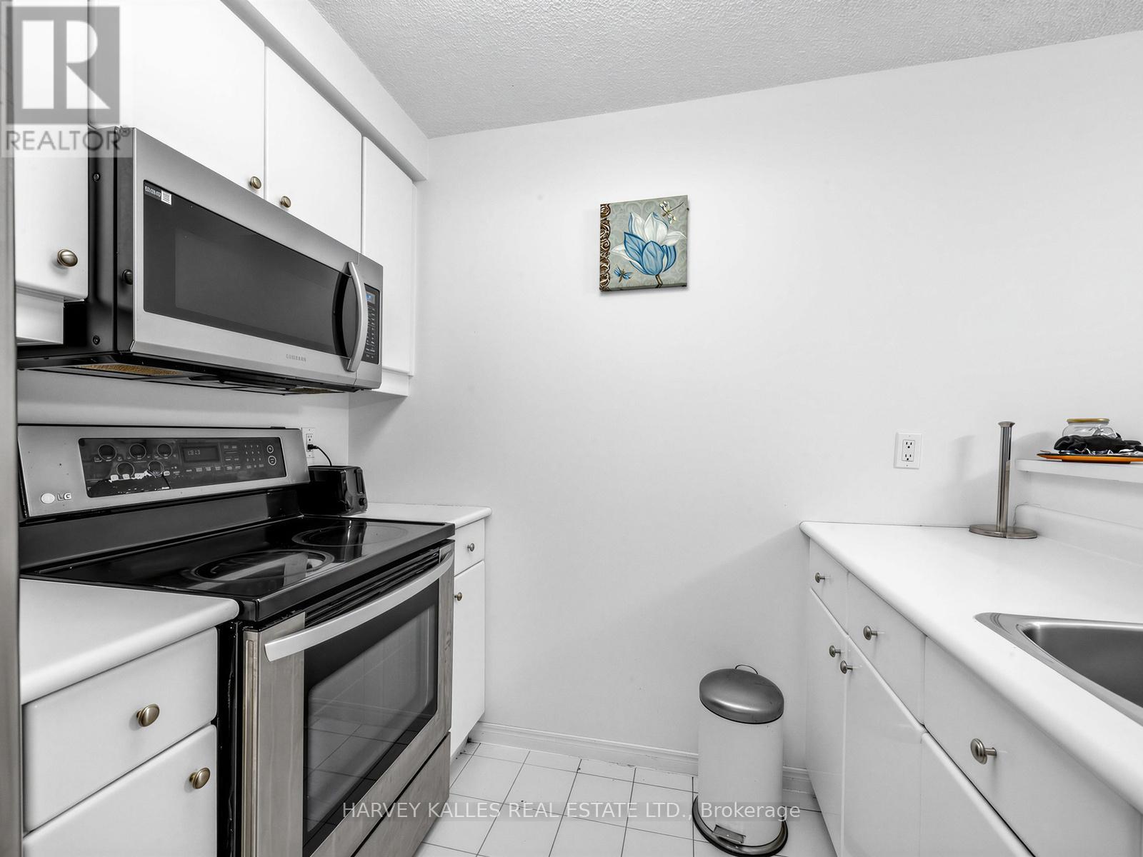 705 - 10 Yonge Street, Toronto, Ontario  M5J 1R4 - Photo 9 - C13444604
