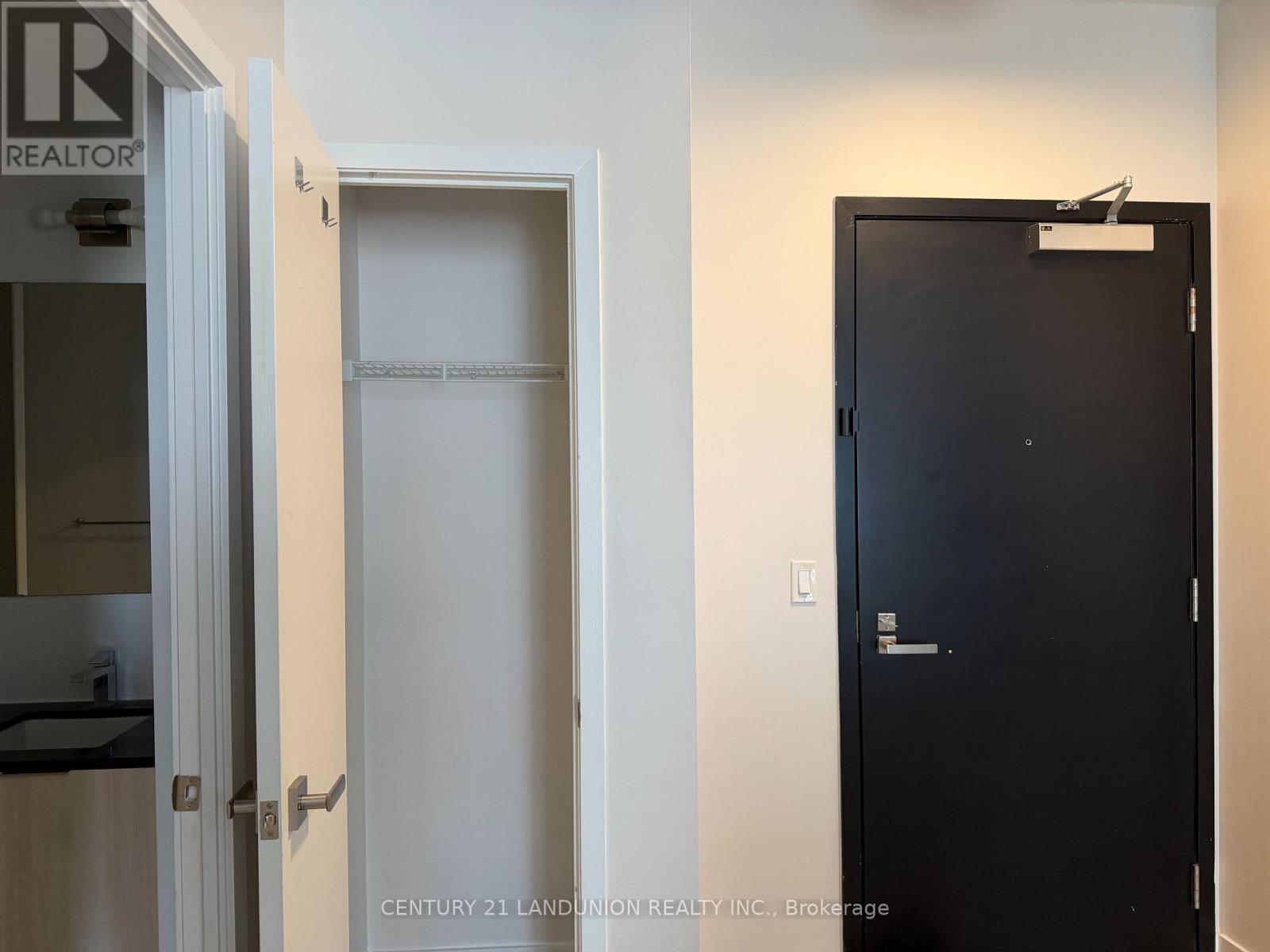 31 Tippett Road, Toronto, Ontario  M3H 0C8 - Photo 11 - C13444636