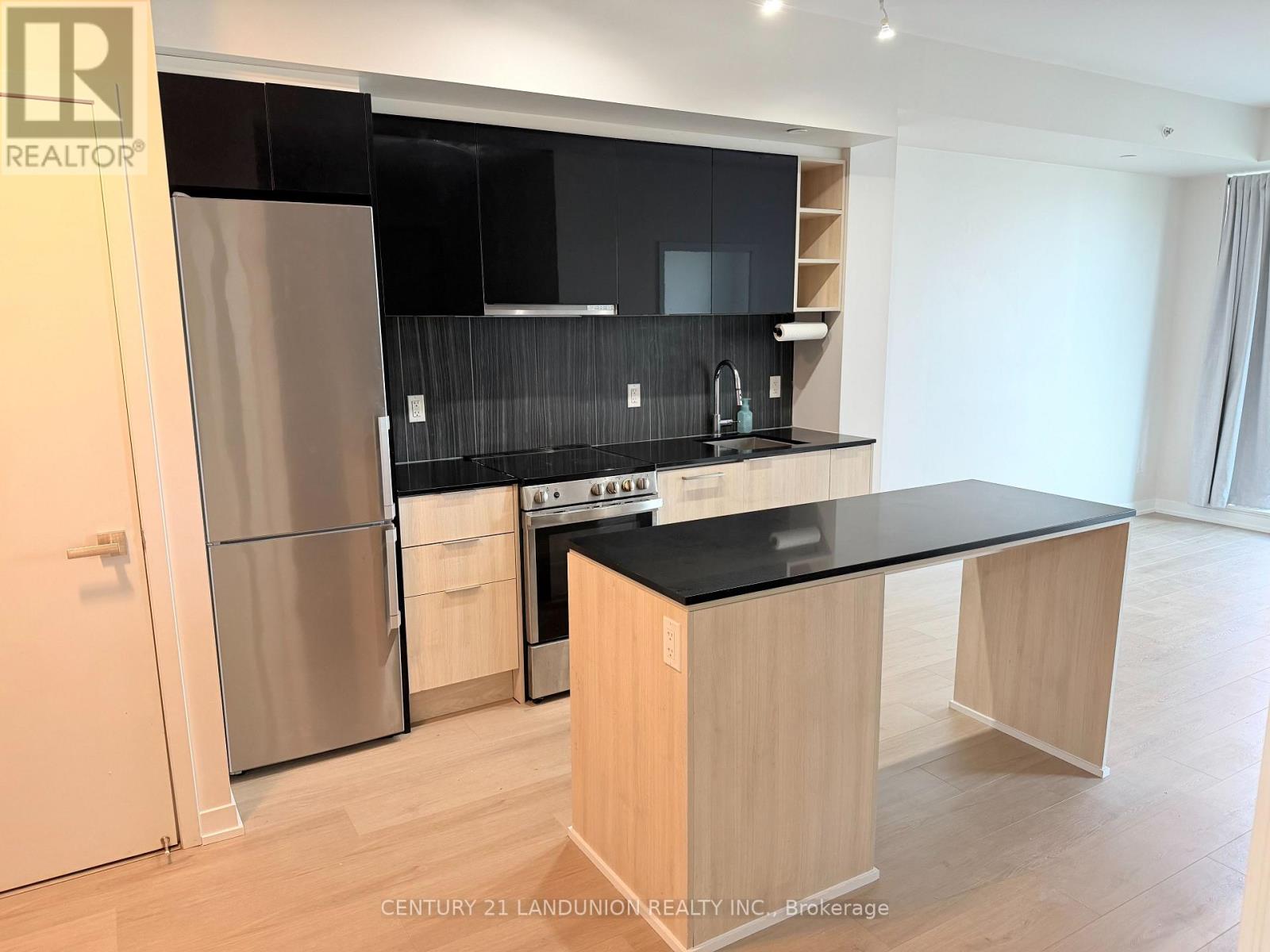31 Tippett Road, Toronto, Ontario  M3H 0C8 - Photo 3 - C13444636