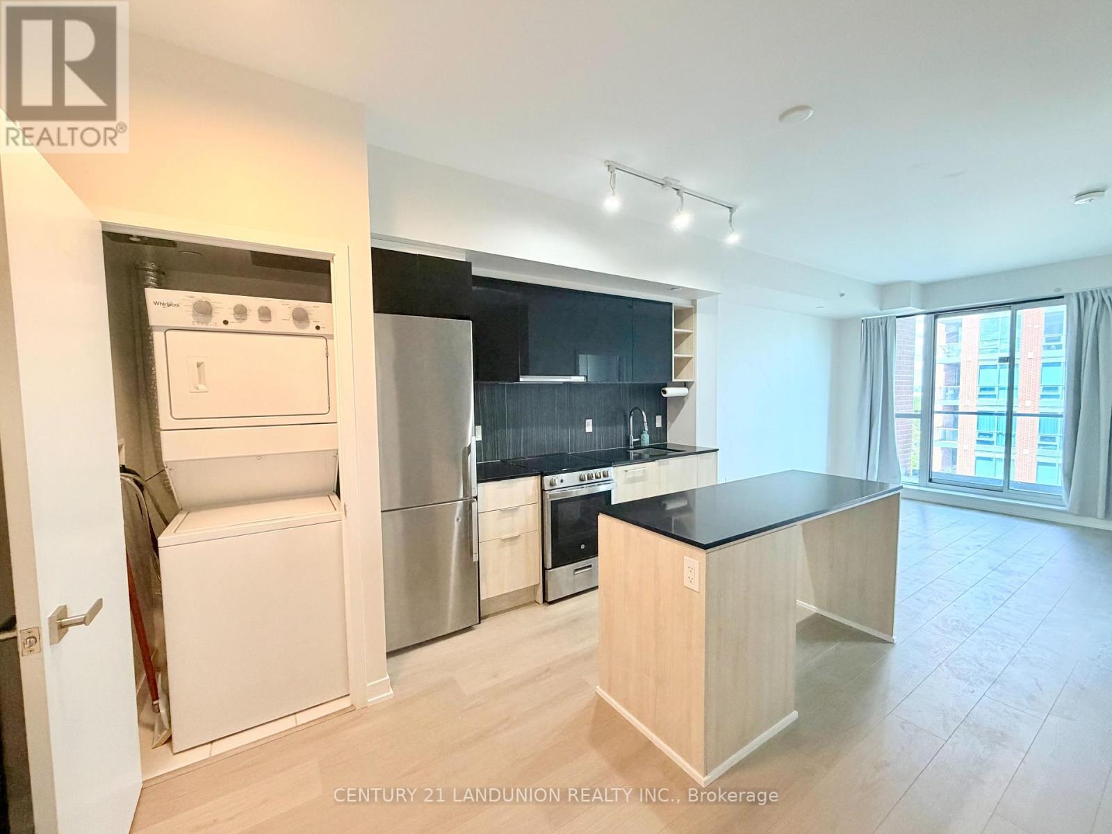 31 Tippett Road, Toronto, Ontario  M3H 0C8 - Photo 4 - C13444636