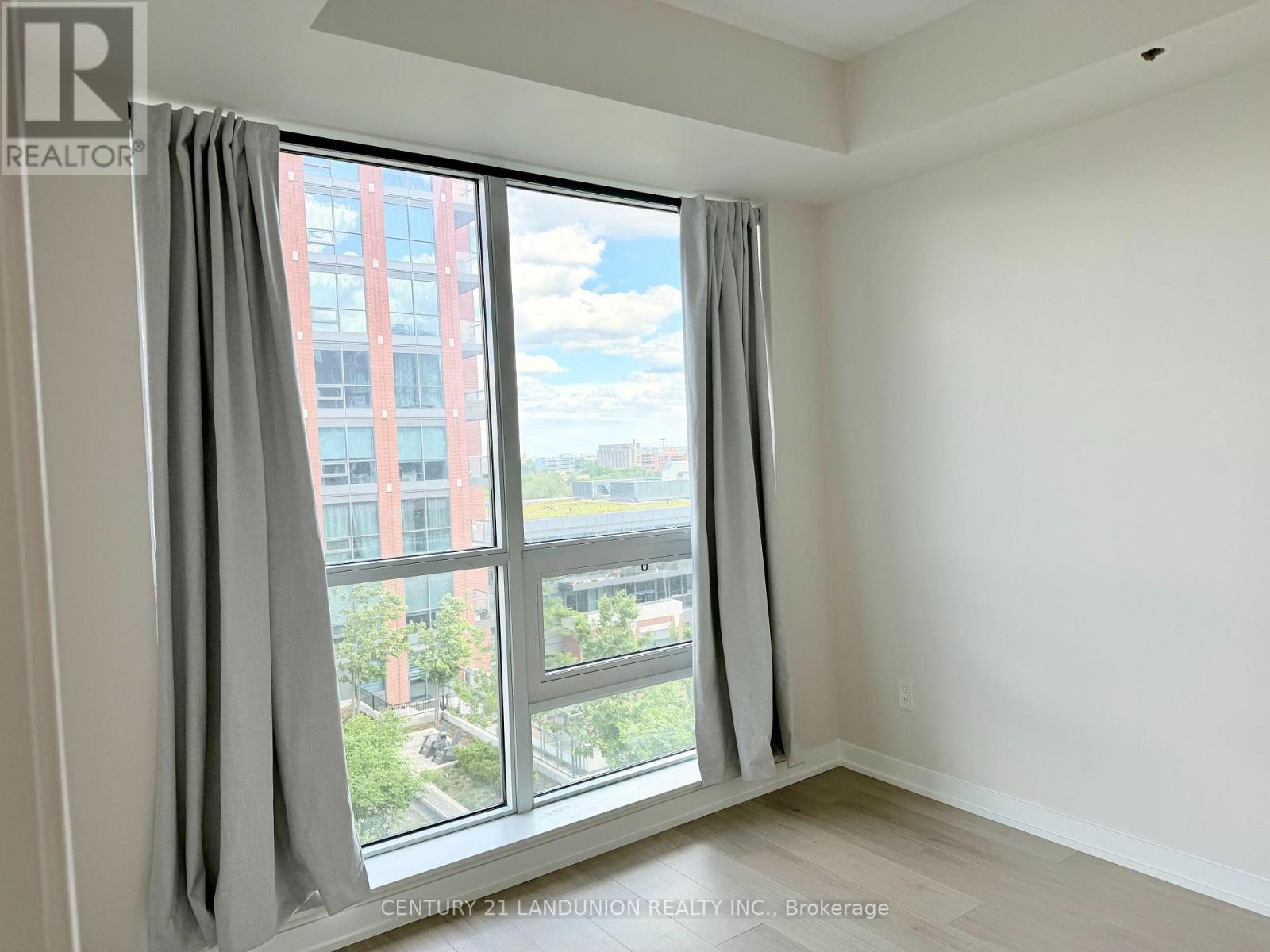 31 Tippett Road, Toronto, Ontario  M3H 0C8 - Photo 6 - C13444636